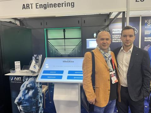 На стенде ART Engineering, производителя мини-ЦОДов и серверных шкафов